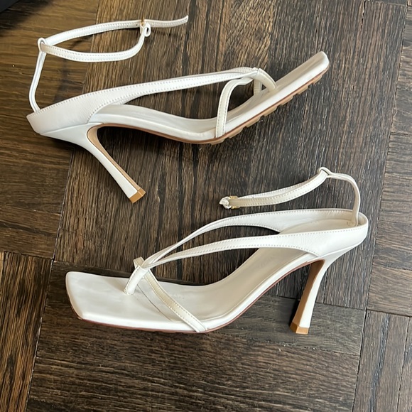 AUTHENTIC Very good condition BOTTEGA VENETA White Nappa Leather heels size 37.5 - Picture 12 of 16